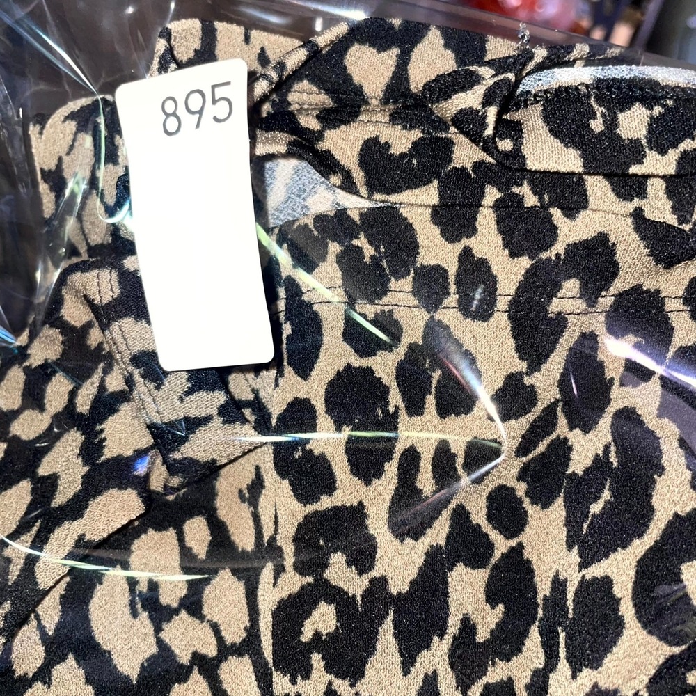 Banana Republic Blouse Top Womens L Black Tan Leopard Print Sleeveless Pleated - Picture 9 of 9